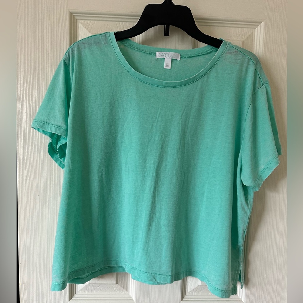 Abound crewneck tee size L